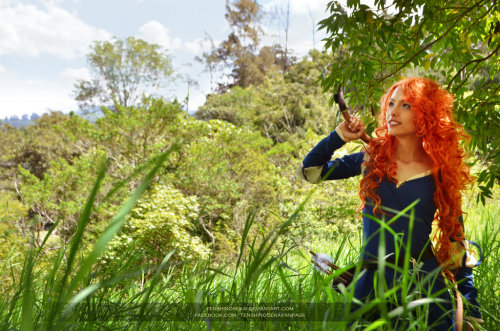 kamikame-cosplay:  Fantastic and cute Merida cosplay by the pretty Angela Bermudez. Photos by Andrés H.
