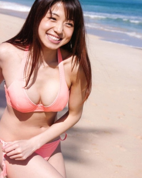 #中村静香 #shizuka_nakamura #cute #bikini #kawaii #japanesehttps://www.instagram.com/p/B0mQf_DhW5_/?ig