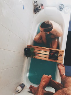 red-bones:  danpowdan:  Summer baths  i love this photo, its sexy and turns me on, but its also a bit cute 