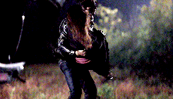oisousincero:  “What is she doing with Damon?”