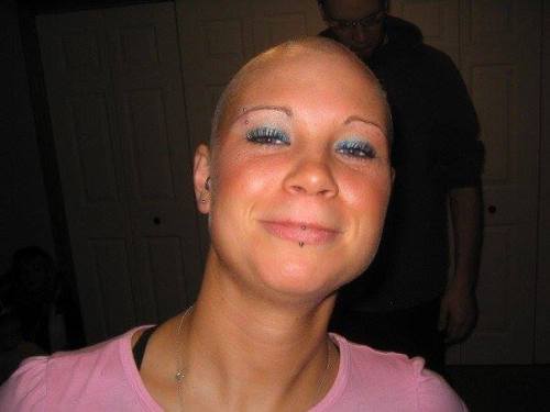 extremehaircut:(via Beauty girl’s headshave)