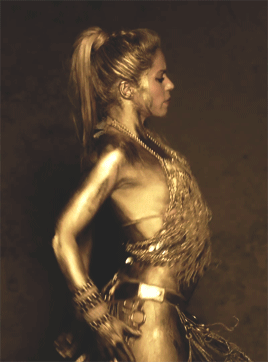 minajvtrois:   Shakira in ‘Perro Fiel’    | @minajvtrois for more original pop culture gifs!   