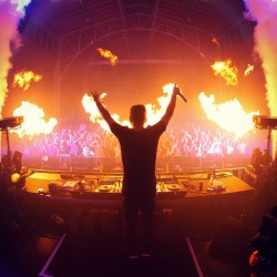 popbookuk:  lol, looks like my arms are on fire 