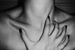 crazyvibe-s:  Collarbones on We Heart It