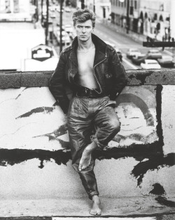 wannes1963blr:    Ph. Herb Ritts - David Bowie -   Los Angeles, 1987  