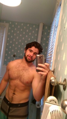 straightdudesexting:  Straight hairy dude