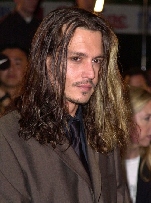 21 years ago, on March 29, 2001, a long-haired Johnny Depp attended the premiere of “Blow”, at the M