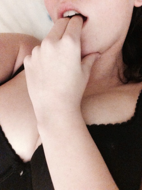 amateur-exhibitionist:  :P