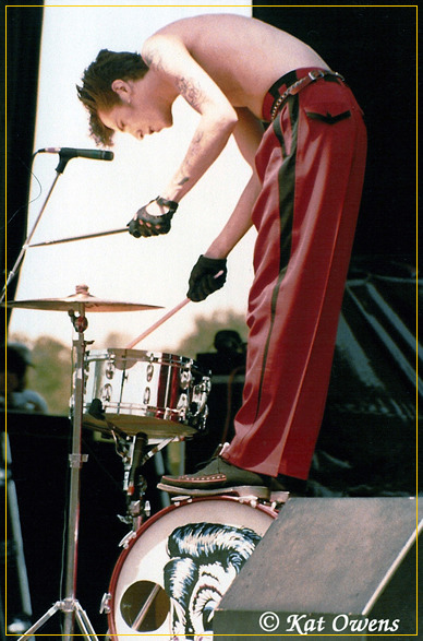 acme-rockabilly:  My favorite drummer, Slim Jim Phantom! 