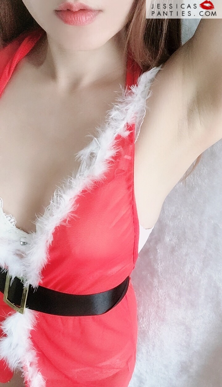 jessicaspanties:  Merry Christmas!Hey hungry wolves! Any of you still lurking around