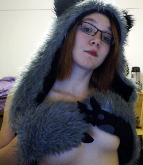 silencedcathedral:  trying to pick a new avatar picture for MFC. I figured that since I can’t log on, I might as well still be productive. 