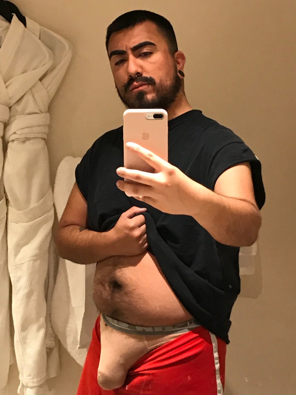 cheesygorditocrunch:  Waking up with balls loaded in Vegas. Thinking of the holes