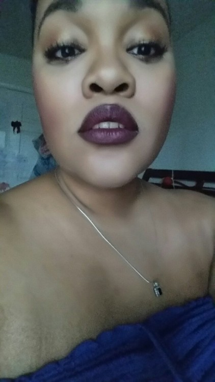 poutyr3dlips:  For your viewing pleasure. 