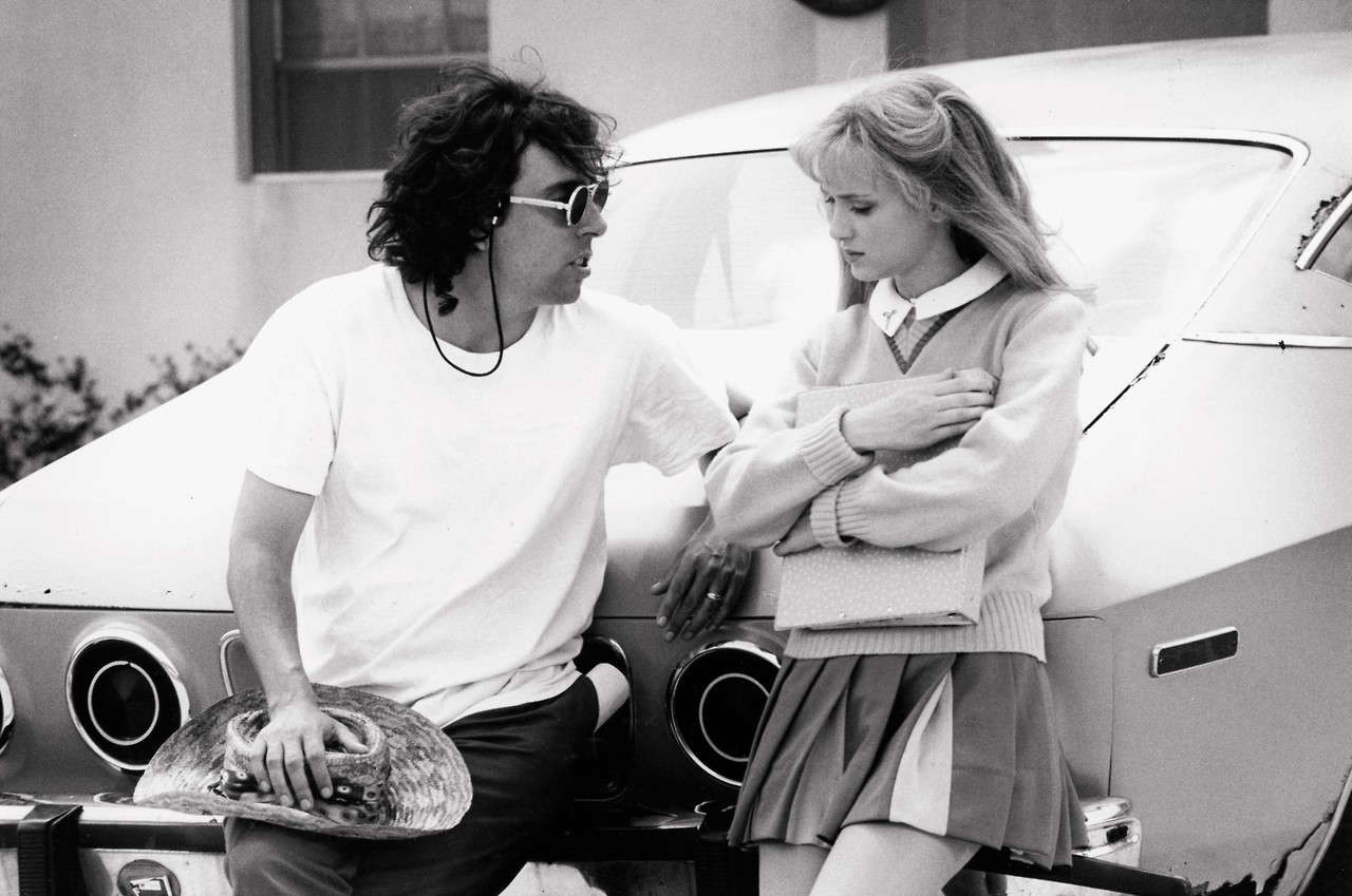 maryjopeace:  TIM BURTON AND WINONA RYDER ON THE SET OF EDWARD SCISSORHANDS | 1990http://hollywood-portraits.tumblr.com/post/160694180693/tim-burton-winona-ryder-on-the-set-of-edward