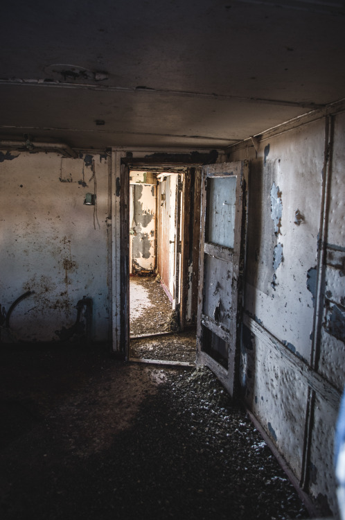 hucknshred:  Abandoned boat on the Mississippi porn pictures