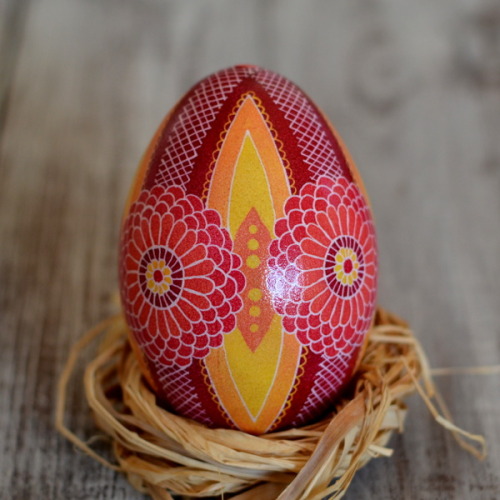 lamus-dworski: More of beautiful pisanki (decorated Easter eggs) made by artist Femi on arsneo.