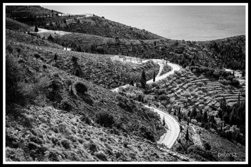 #kefalonia #greece #road #canwegobackplease. . . instablackandwhite #insta_bw #bnwlas #bw_society 