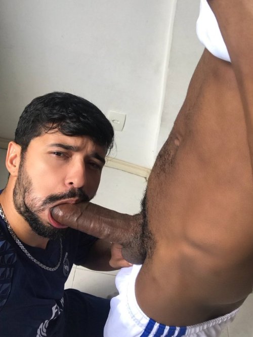 XXX colossal-blowjobs:  @gpmarcosgoiano sucking  photo