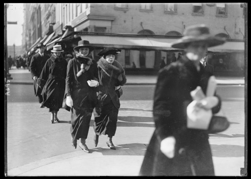 1915-1923. “Street views, pedestrians. Washington, D.C." Harris & Ewing Collection, L