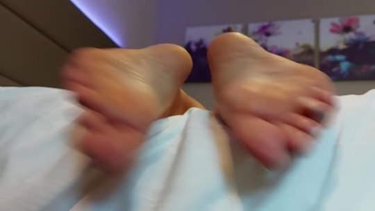 more-of-sheena:Hotel room content 34/???