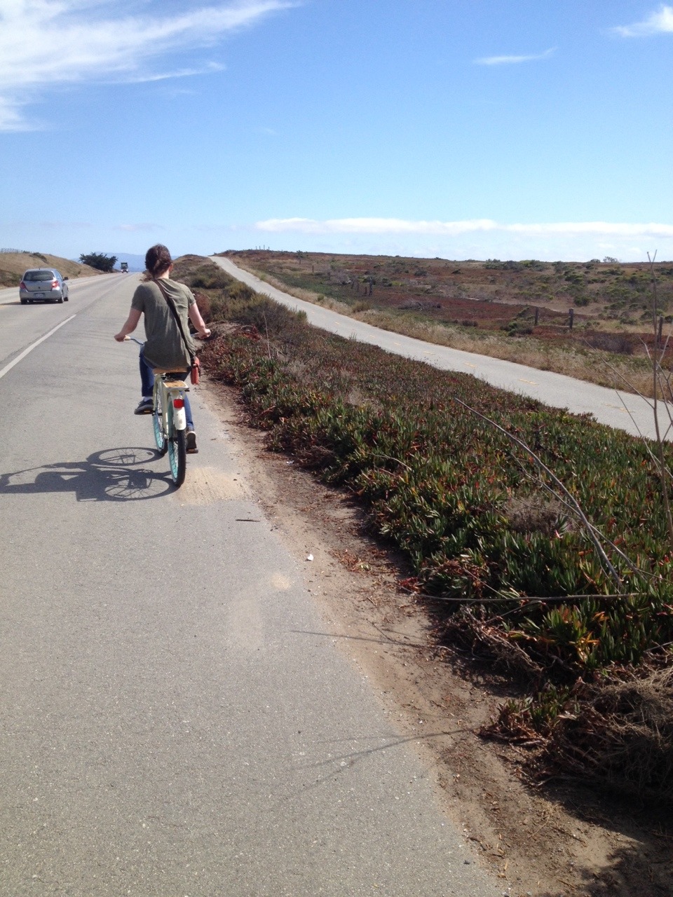 hella-bogus:  Bike adventures are kind of our thing~endlessroadhome  we cute