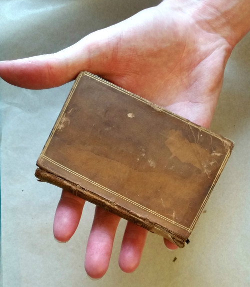 oxfambooksn1:Look at this precious, tiny edition of The Divine Comedy. Look at it.Published 1820 in 