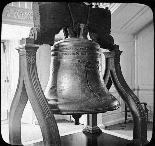 lowcountrydigitallibrary:  On July 8, 1776, the Liberty Bell toll gathered citizens