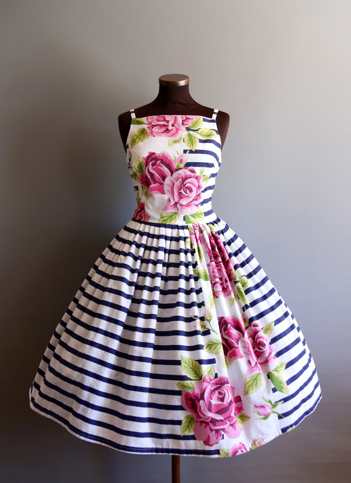 sosuperawesome:  1950’s Style Pleated Skirt Cotton Dresses  Pastello Dresses on