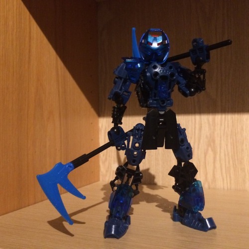 origsmocs: Naho, Toa Mangai of Water. Decided to do a Metru build March moc. I didn’t want to 