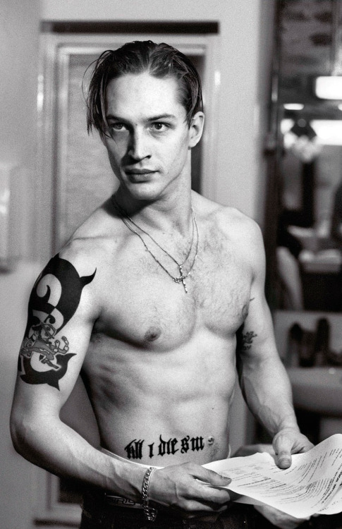 tomhardyvariations:Tom Hardy, Festen, Almeida Theatre, 2004by Simon AnnandThe Half“The papers 