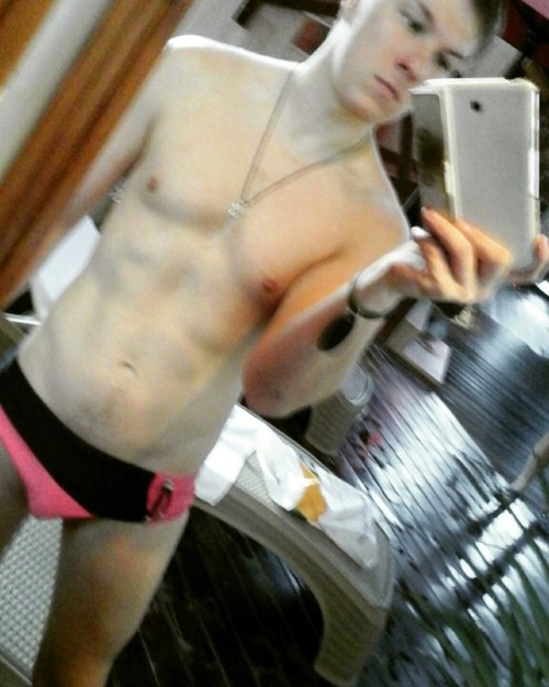 http://russian-boys.tumblr.com/post/161615709645