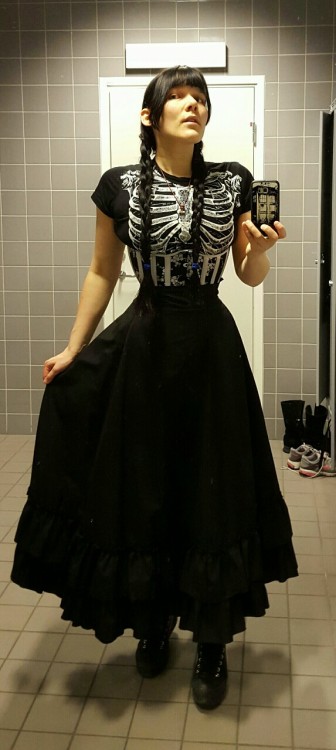 demonindistress:Viola Lahger corset and skeleton tee today. also I think my hair is getting long at 