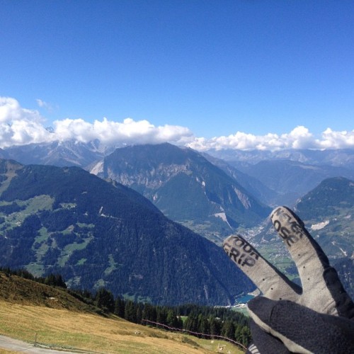 gravityrabbit:  mountainbikingactionshots:  RG fredleth: Stoked on ripping Verbier again today. And 