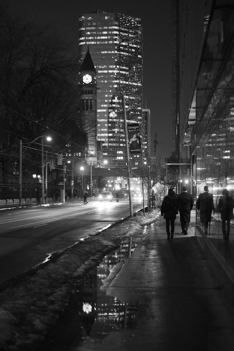 iversuslens:  Reflecting pairs, Queen Street West, Toronto, March 2014 © Kennet