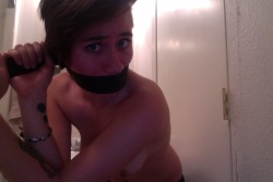 amateurgags:  alohamoramicorazon:  naughty little one needs to be silenced..  Incredibly sexy, as always!
