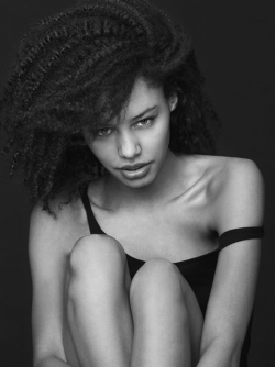 thenaturalhairmovement:  curly-essence:    http://curlyessence.com/  http://thenaturalhairmovement.tumblr.com/ 