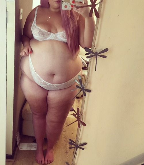 Porn Pics that-fatt-girl:  🤤  Nice