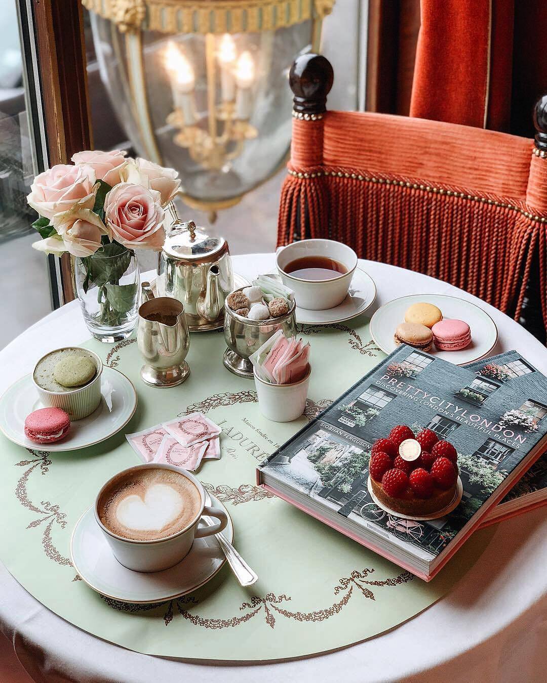 like-fairy-tales:  By:Siobhan Ferguson | siobhaise