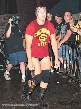 moxleysmistress:  Daily Mox spam!!! 