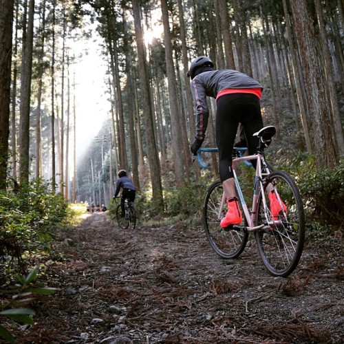 youcantbuyland: “Day5 飯能ライドのコースディレクターはRapha Japanのプレス @yufta さん この地を地元とするアニキの引くコースは毎度ロードライディングの楽しさを再