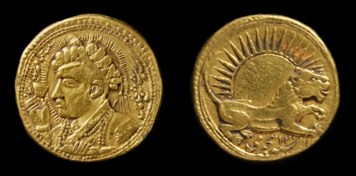 historical-nonfiction:  A rare gold coin from the Mughal Empire in India, showing Emperor Jahangir on one side and a lion, representing the leo from the zodiac. Minted between 1605 and 1628 CE.In his memoirs, the Mughal emperor Jahangir recorded his idea