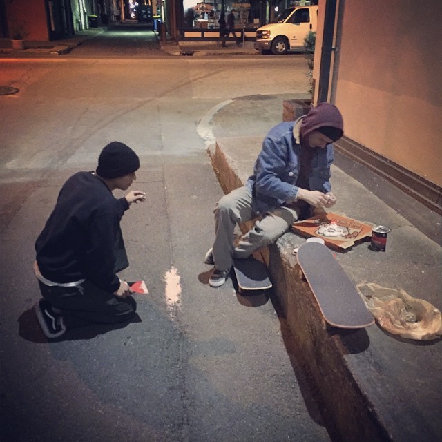 toddmaloy:
“Polishing a turd ✨💩✨ #savannahskates #skateboarding (at Bondo®)
”
If life gives you lemons, make lemonade.