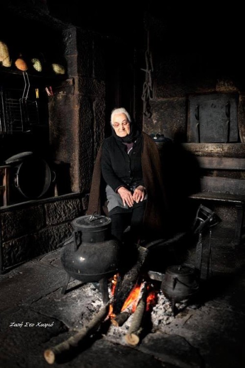 Lovely photos of elderly who never abandoned their village ❤️