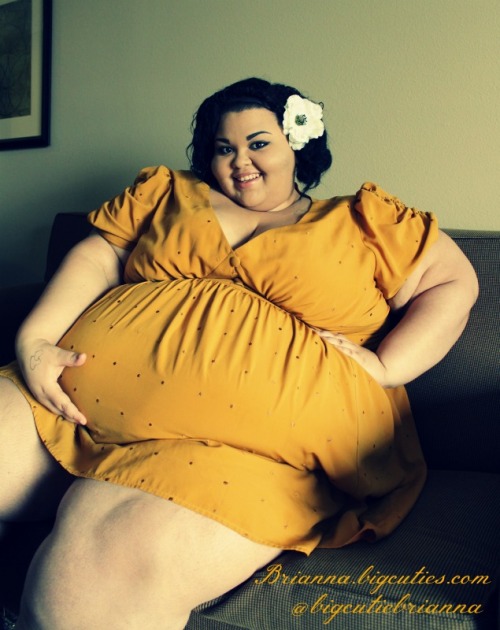 ssbbwbrianna: Sneak peek of a future BigCuties set. Trying to do a vintage-inspired throwback (: