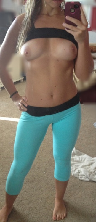 homealonegirlfriends:  Click Here for more sexy pics!