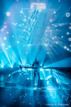 xavpard:  Porter Robinson *Worlds Tour* | Bill Graham Civic A. 2014by: Paige K. Parsons 