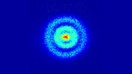 La primera imagen de la estructura orbital de un átomo de hidrógeno que se ha conseguido capturar con un nuevo microscopio cuántico.
Aquí tenéis la fuente donde cuentan mucho más y mejor cómo ha sido esto.
