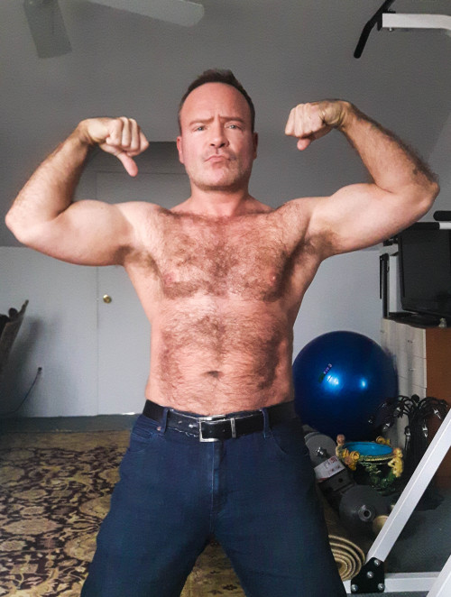 bodybuildingeric:naughty and nice own me