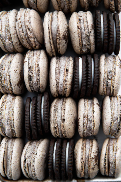 foodffs: COOKIES AND CREAM MACARONS Really nice recipes. Every hour. 