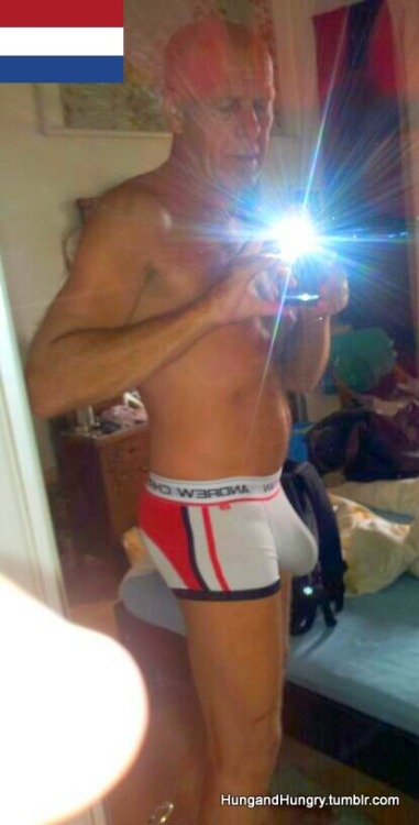 Netherlands - nice fit dude with huge bulge